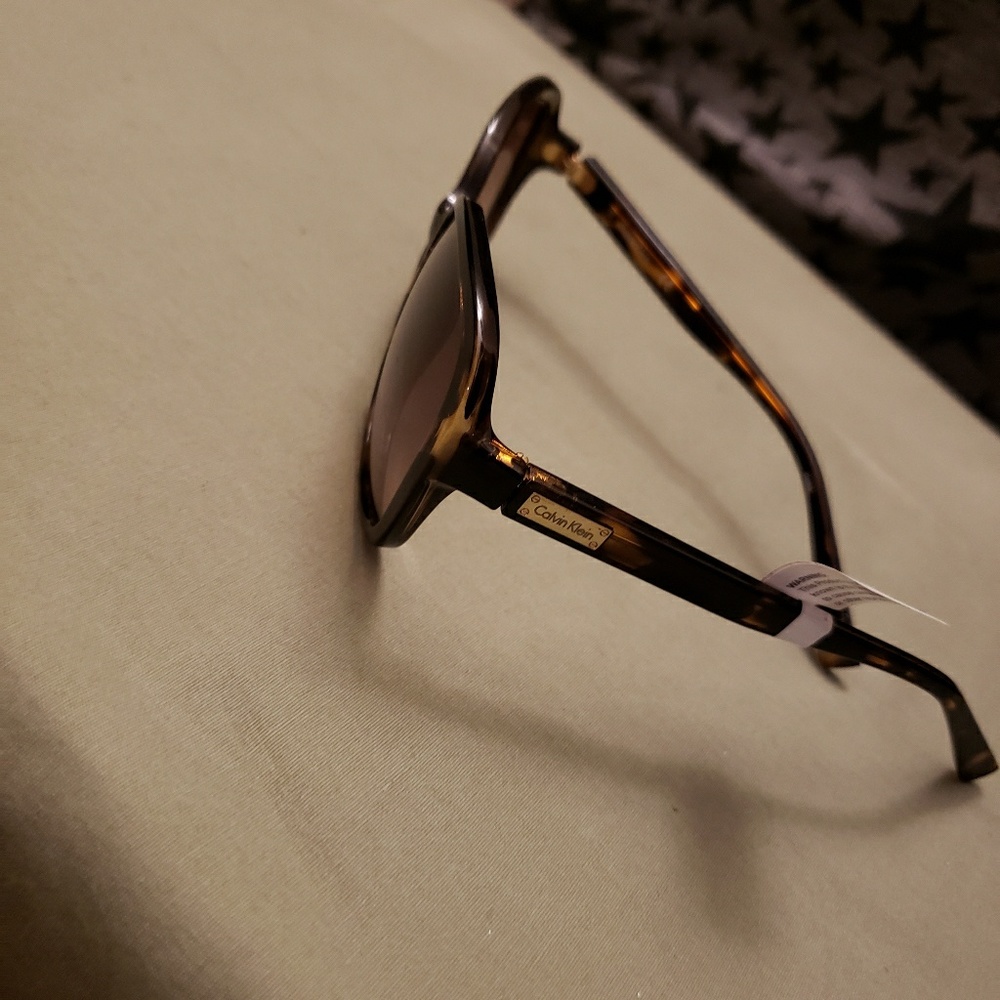 Calvin Klein Polarized Havana Cat Eye Sunglasses - Picture 2 of 4